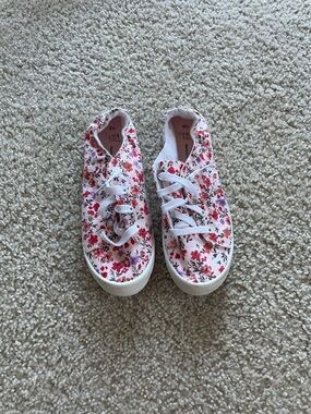 Time and Tru Floral Sneakers